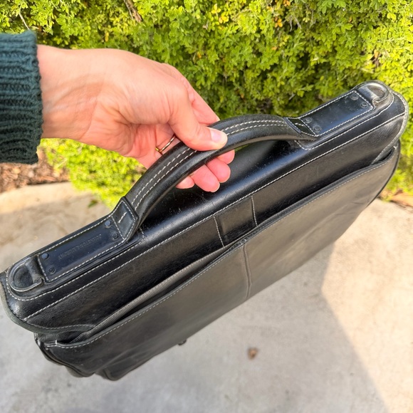 Johnston & Murphy black leather Messenger Laptop Carry On Bag Briefcase - Picture 4 of 11